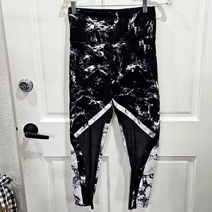 Victoria Secrets ultimate leggings